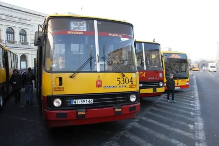 atrakcje-warszawa-ikarus