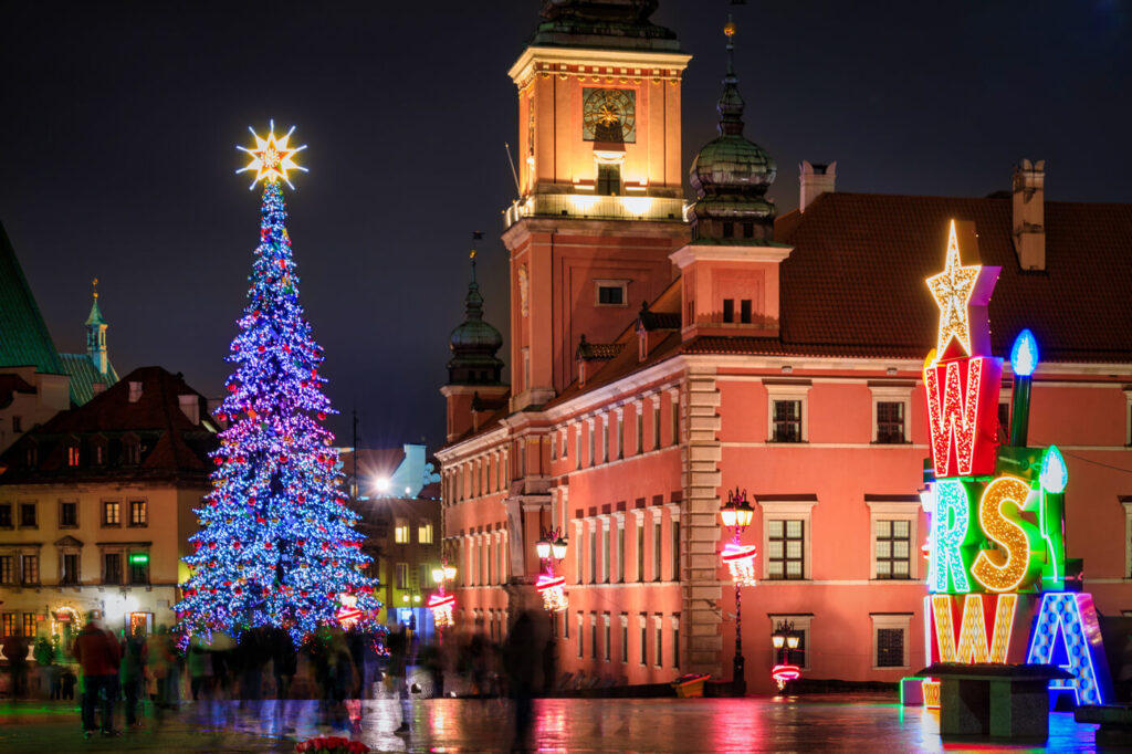 Iluminacje świąteczne w Warszawie 2025/2026 – dekoracje, tunele i fotostrefy Iluminacje świąteczne w Warszawie