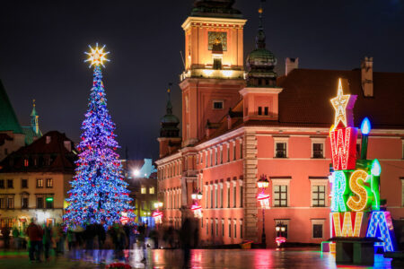 Iluminacje świąteczne w Warszawie 2025/2026 – dekoracje, tunele i fotostrefy Iluminacje świąteczne w Warszawie