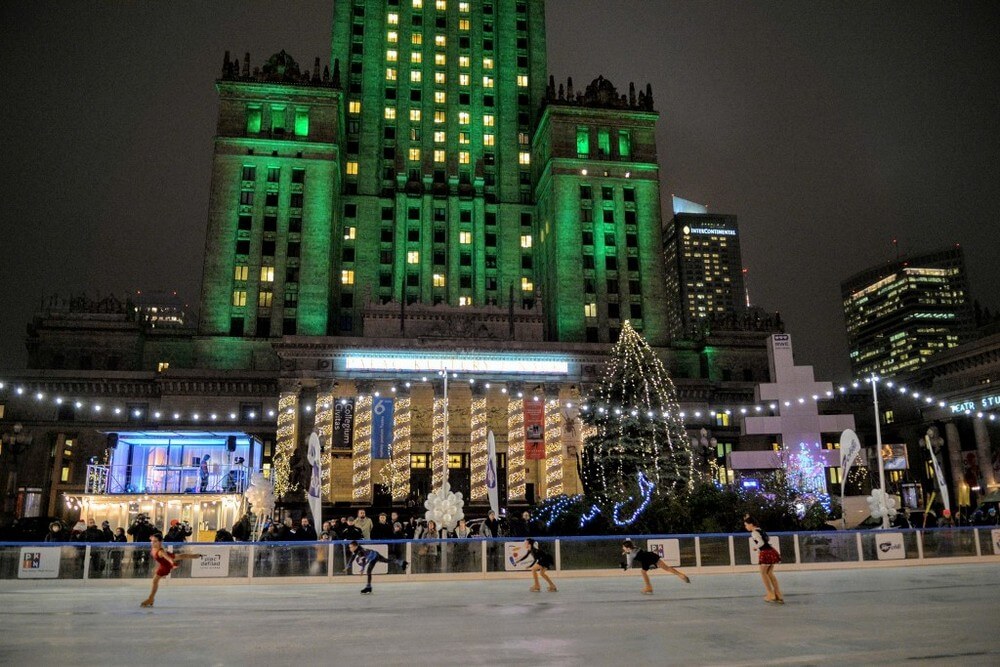 Lodowisko w Warszawie przy Pałacu Kultury i Nauki