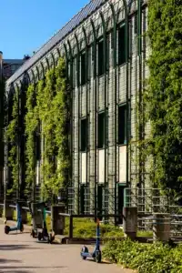 Biblioteka Uniwersytetu Warszawskiego - architekt Marek Budzyński