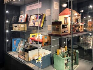 Muzeum Domków Lalek, Gier i Zabawek Warszawa