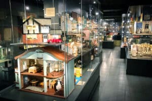 Muzeum Domków Lalek, Gier i Zabawek Warszawa