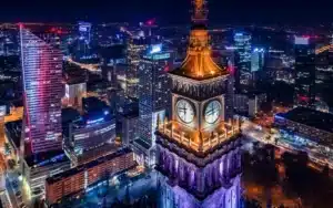 Warszawa nocą - oświetlony PKiN