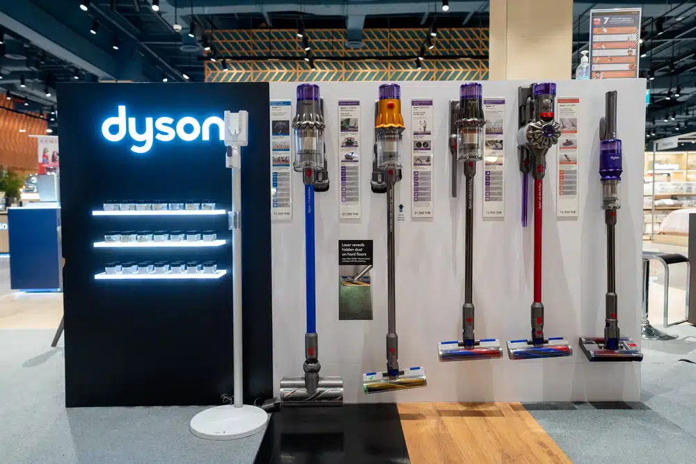 różne modele odkurzaczy Dyson - ceny od 1499 do 4500