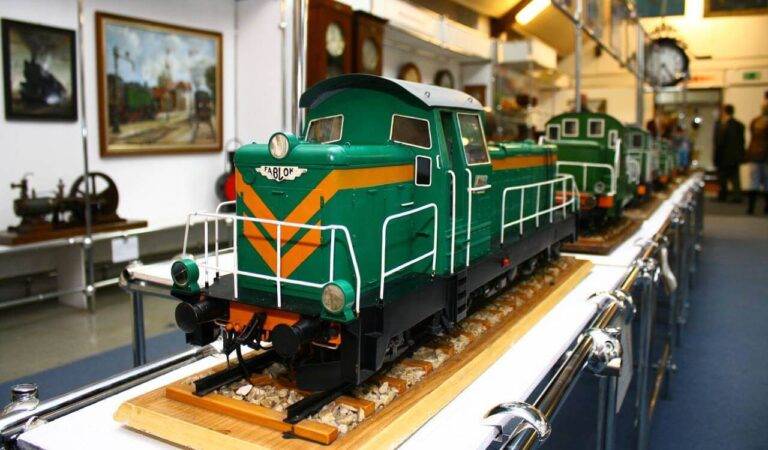 Stacja Muzeum - Warszawa Główna