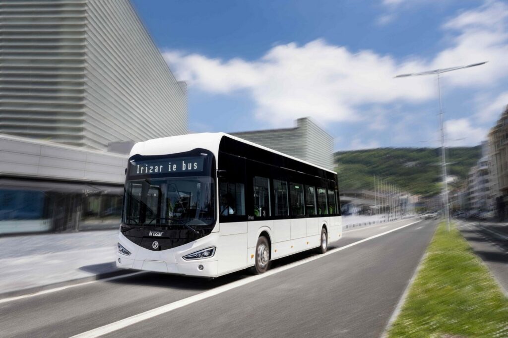Nowe elektryki z Hiszpanii w Warszawie – 10 autobusów zasili stołeczne ulice