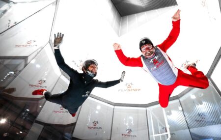 Flyspot Warszawa Tunel aerodynamiczny – atrakcja dla każdego Flyspot Warszawa Tunel aerodynamiczny