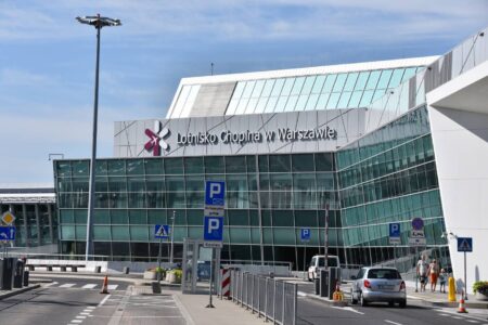 Jak dojechać z lotniska Chopina do centrum Warszawy - przewodnik