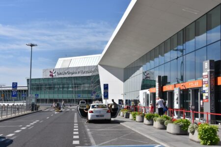 Lotnisko im. Chopina, Warszawa Okęcie, terminal pasażerski, Odloty, Przyloty