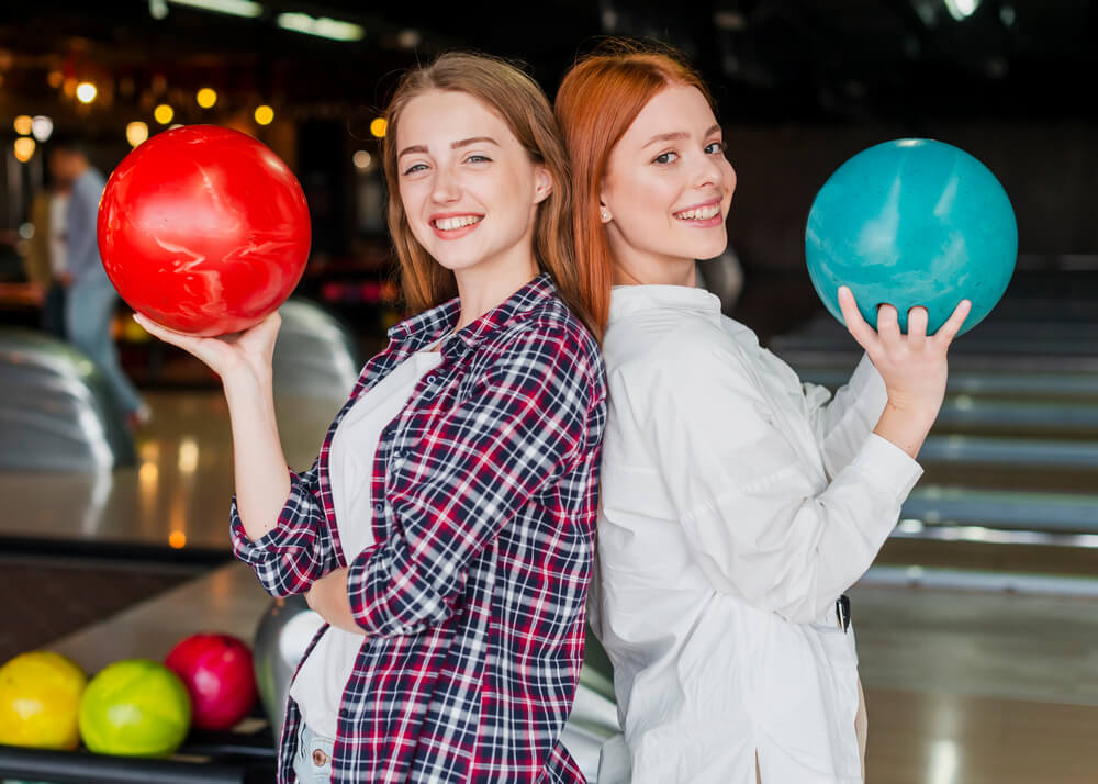 Najlepsze kręgielnie w Warszawie – rodzinny bowling