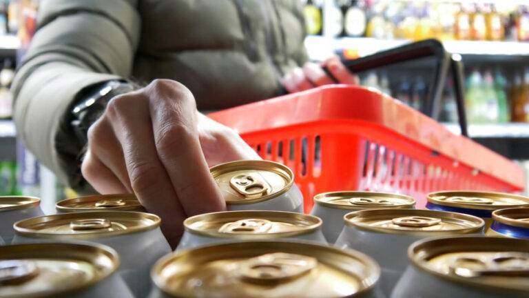 Ograniczenie nocnej sprzedaży alkoholu w Warszawie od 1 czerwca Warszawa wprowadza ograniczenia nocnej sprzedaży alkoholu