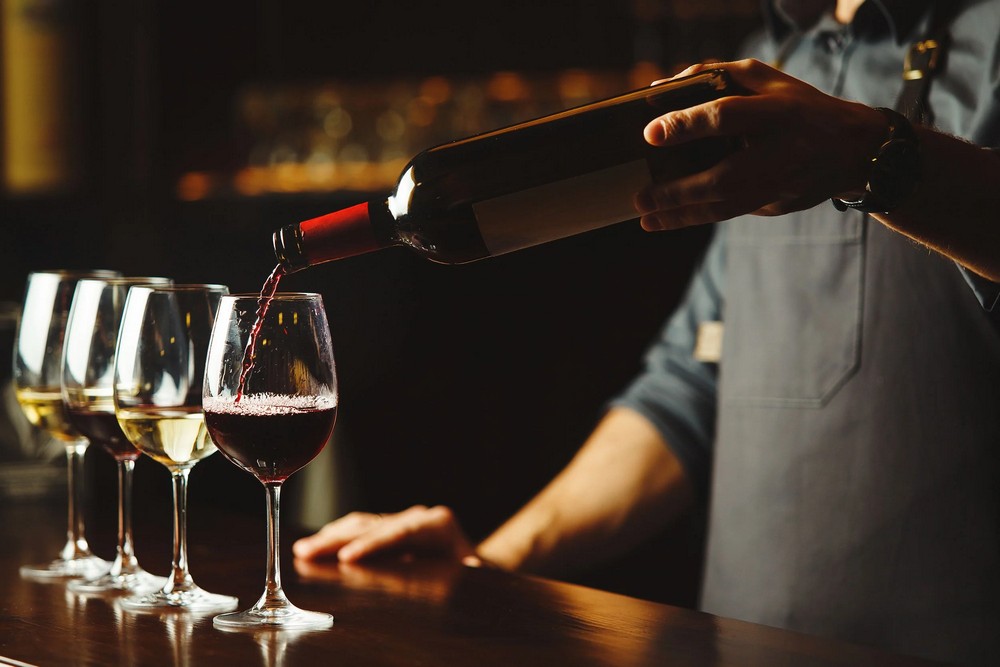 Wine bar w Warszawie – najlepsze miejsca na wino w Warszawie