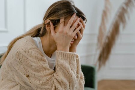 Smutek czy depresja? Jak odróżnić kryzys emocjonalny od choroby? terapia depresji Warszawa