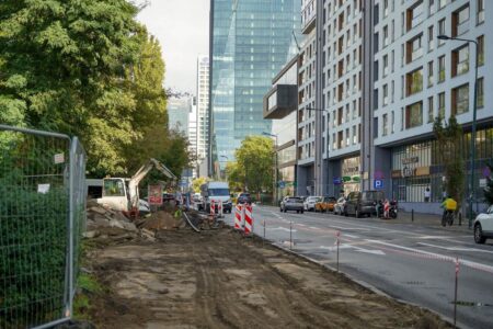 Remont ulicy Grzybowskiej – nowy etap prac i utrudnienia dla kierowców Przebudowa Grzybowskiej - wiadomości Warszawa z ostatniej chwili