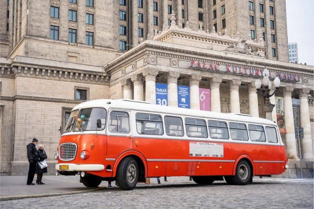 Warszawa w pigułce - wycieczka zabytkowym z Ogórkiem po Warszawie