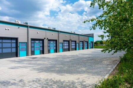 Magazyny na wynajem – Warszawa i okolice. Praktyczny poradnik dla firm i osób prywatnych Wynajem hal i magazynów w Warszawie – ogłoszenia nieruchomości bez pośrednictwa i prowizji, szeroki wybór powierzchni magazynowej