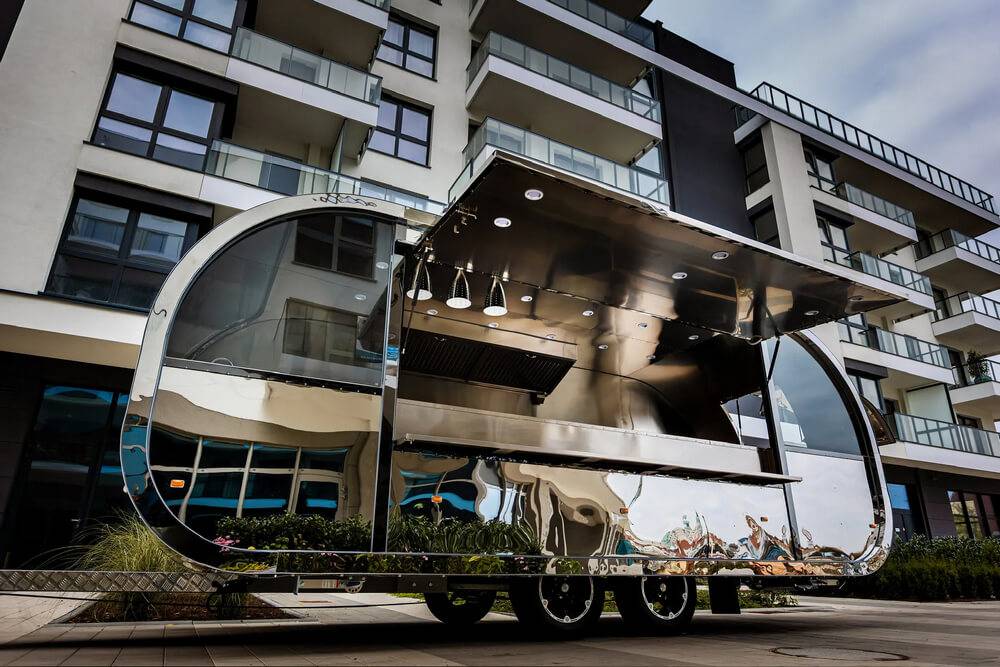 Sukces odbity w metalu: Jak wygląd przyczepy gastronomicznej determinuje przyszłość Twojego biznesu przyczepa gastronomiczna