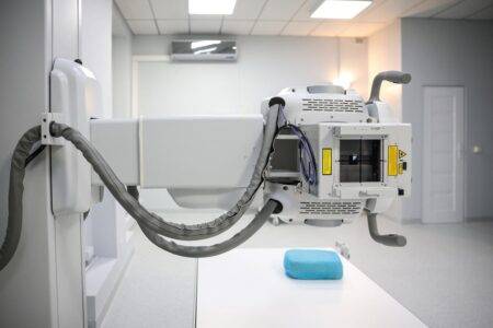 Warszawa przeznacza ponad 25 mln zł na zdrowie mieszkańców. Nowy sprzęt i ważne programy profilaktyczne Nowy aparat RTG | Autor: S. Pulcyn
