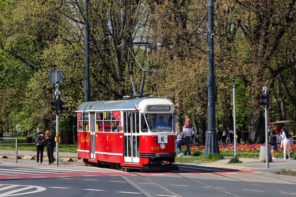 Dzień Kobiet w Warszawie: zabytkowy tramwaj linii K wyjedzie na ulice tramwaj-linii-K_fot.-Tramwaje-Warszawskie