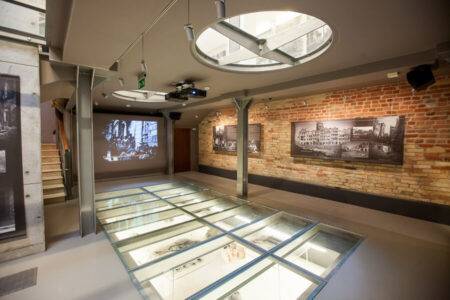 Zniszczenie i odbudowa Starego Miasta – wystawa stała Warszawa