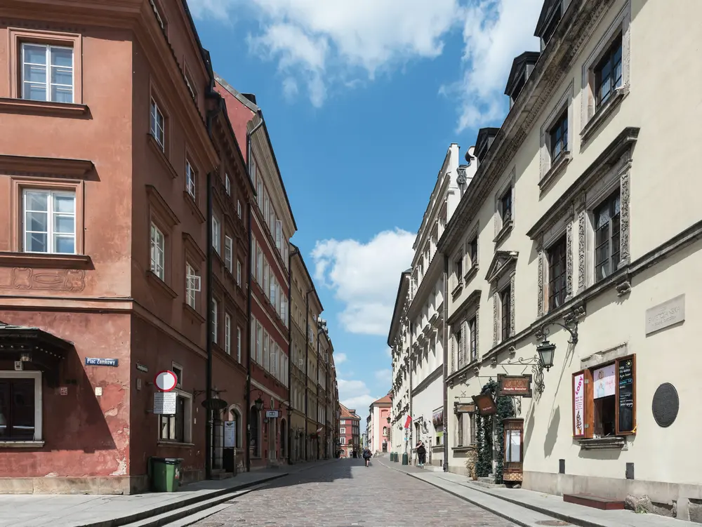 Najpiękniejsze ulice Warszawy - ul. Świętojańska Warszawa